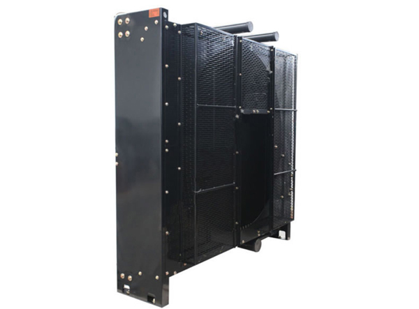 康明斯 KTA38-G9 發(fā)電機組散熱器水箱